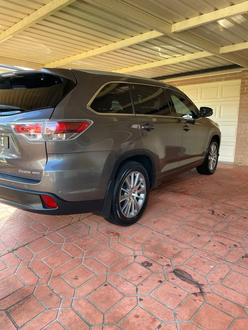 Toyota Kluger after a presale detail