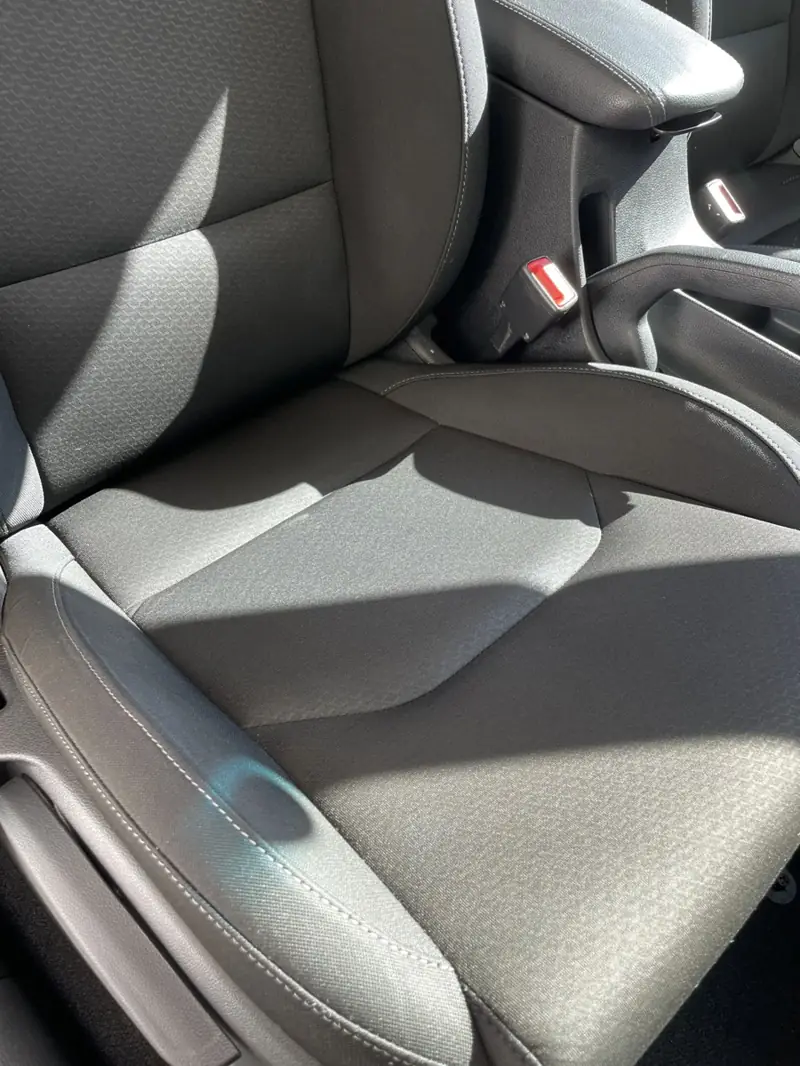 Car detailing in Liverpool: leather seat after cleaning
