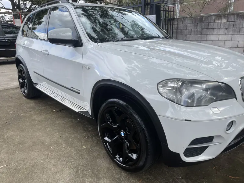 White BMW X5 after a detail